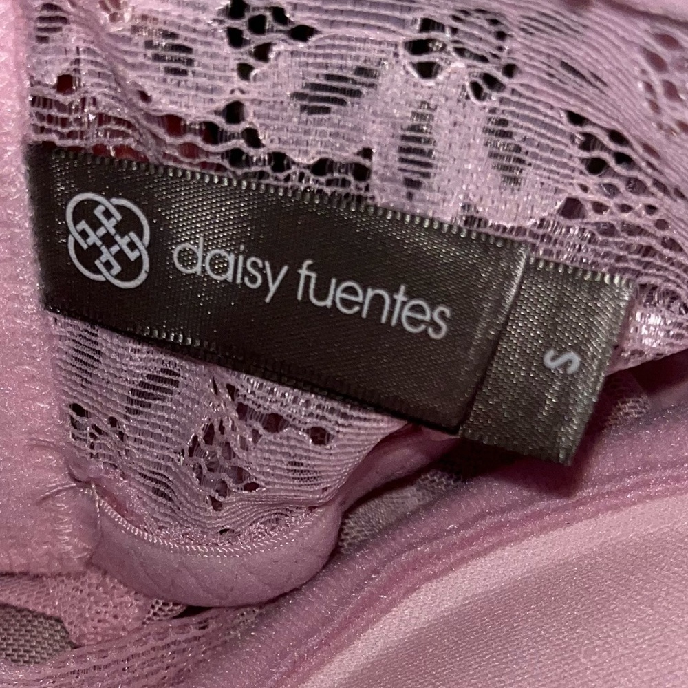 Daisy Fuentes size small baby pink lingerie top - Picture 2 of 10